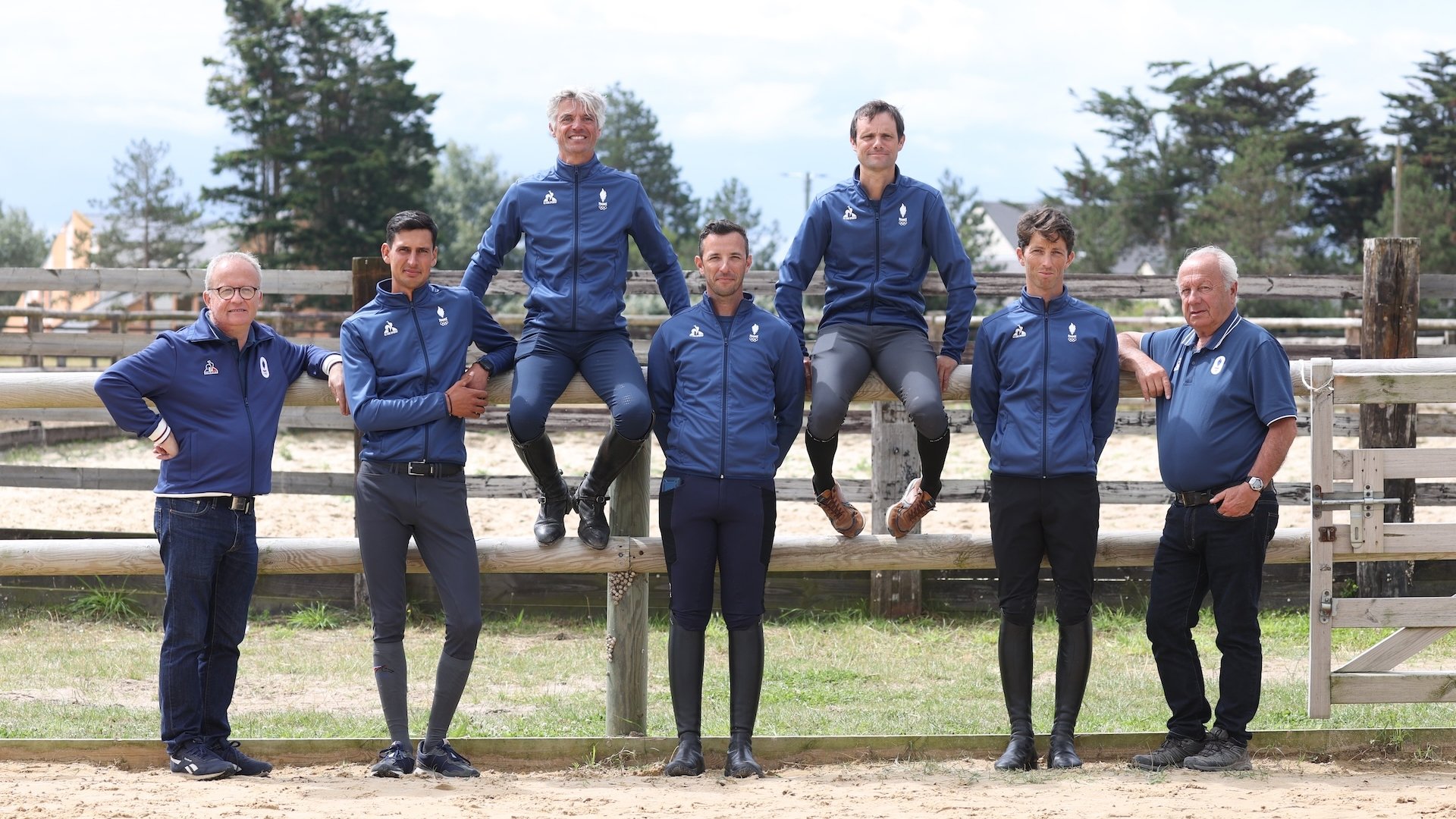 Ici au centre lors de l’ultime regroupement, Sébastien Cavaillon a été réserviste pour l’équipe de France de complet aux Jeux olympiques de Paris 2024.