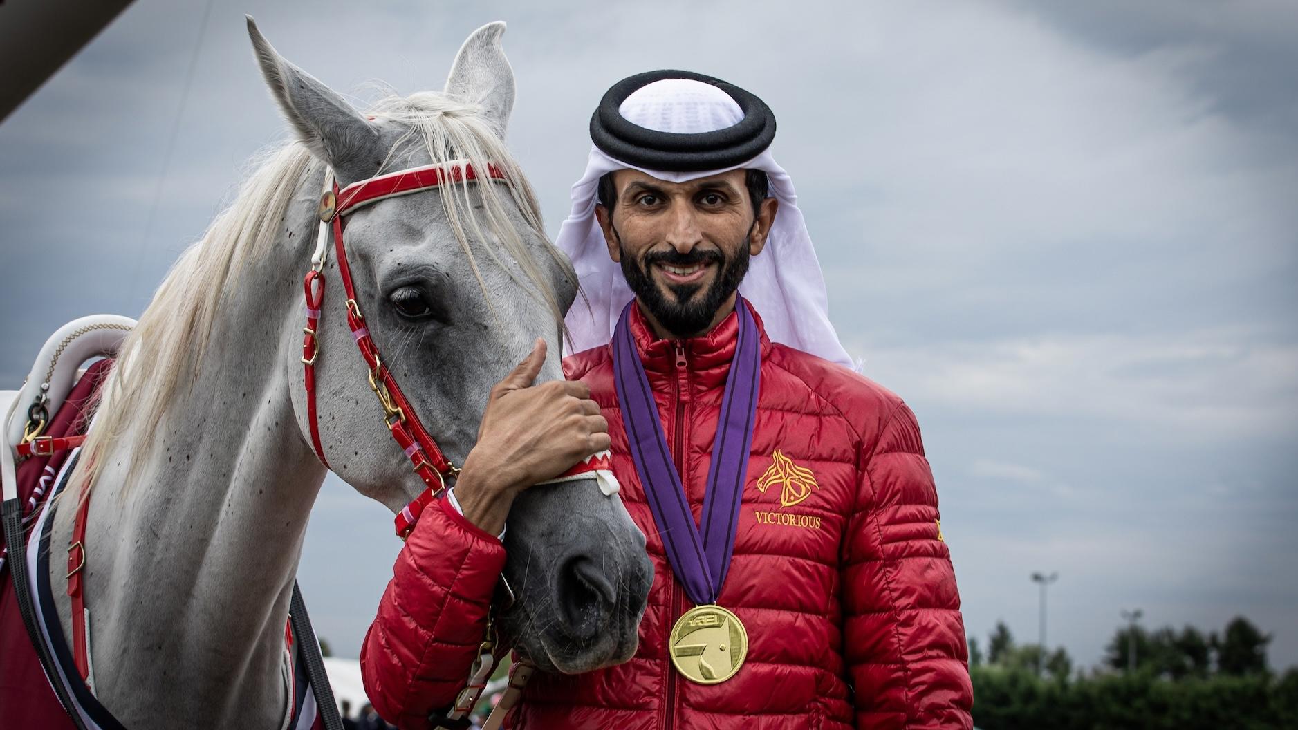 Everest la Majorie et Nasser bin Hamad Al Khalifa à Monpazier. 