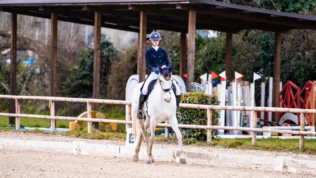 Chiara Autin et Urban Legend Blues lors du dressage de Montelibretti. 