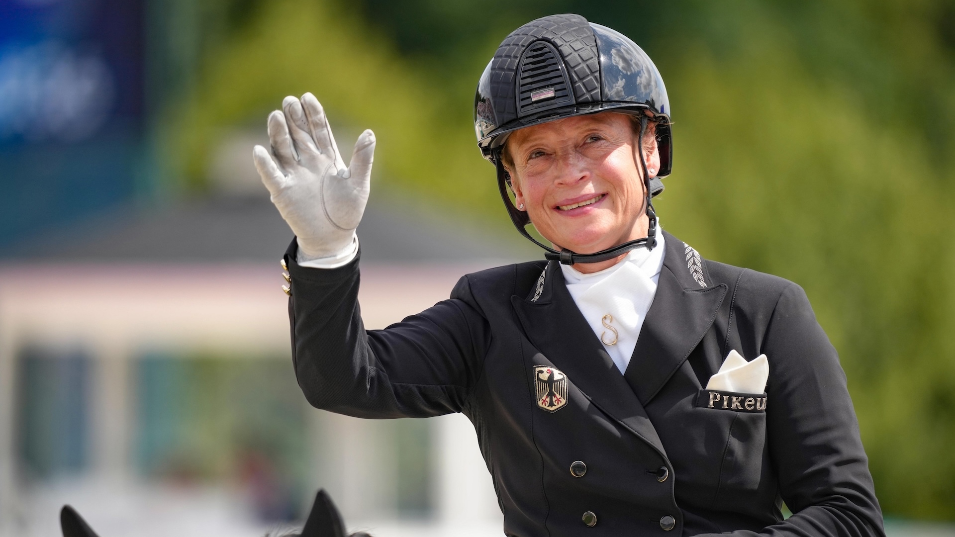 Isabell Werth devient la première athlète au monde à avoir remporté une médaille lors de sept éditions des Jeux olympiques.