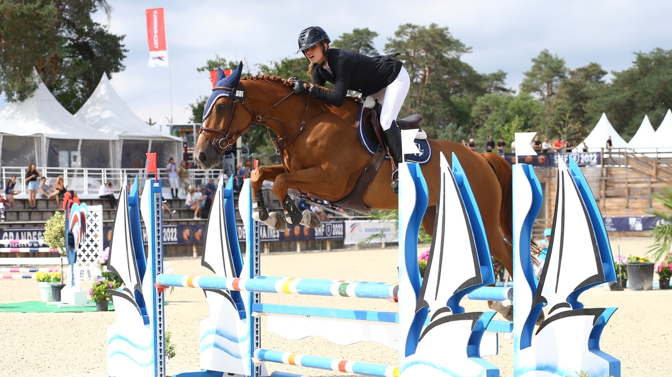 Hadidja Courcelle et sa cavalière Ambre Maire sacrées championnes du Cycle Libre deuxième année cinq ans.