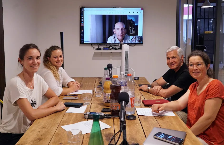 Pour ouvrir le Hors Série, la rédaction a décidé d’organiser une table ronde inédite autour du bien-être équin.