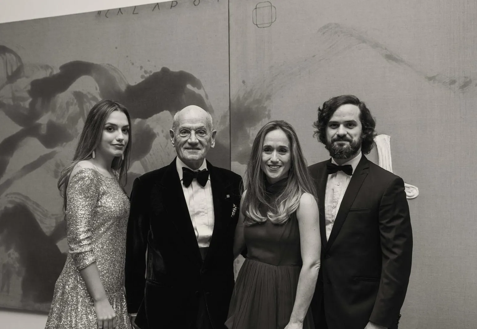 Carles Vilarrubí est ici aux côtés de ses enfants, Sol, Carlota et Eduard