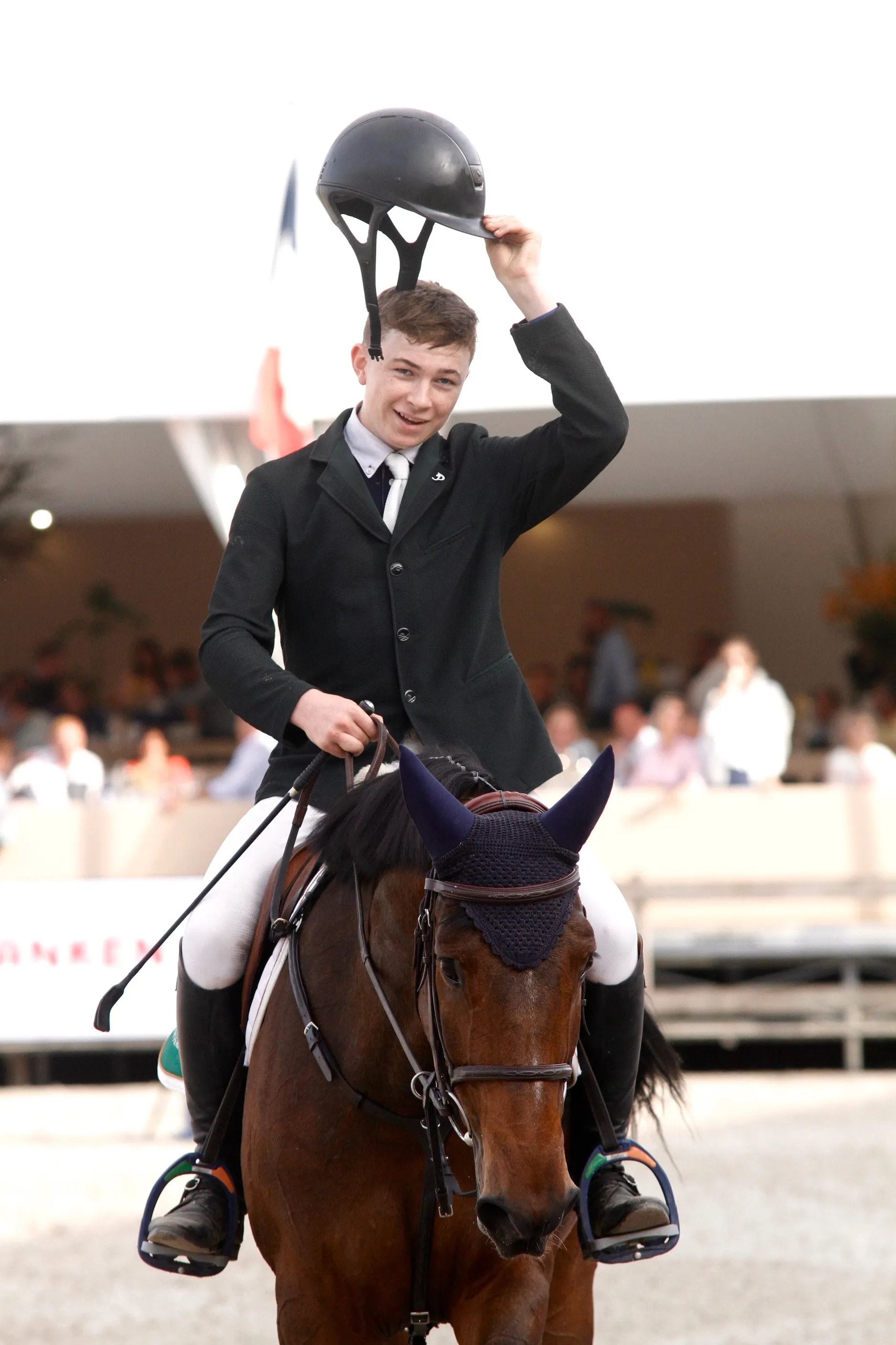 Le jeune homme a mené Cuffesgrange Cavadora, une jument issue de l’un de ses anciens poneys du Grand Prix, au titre de championne du monde des chevaux de sept ans.