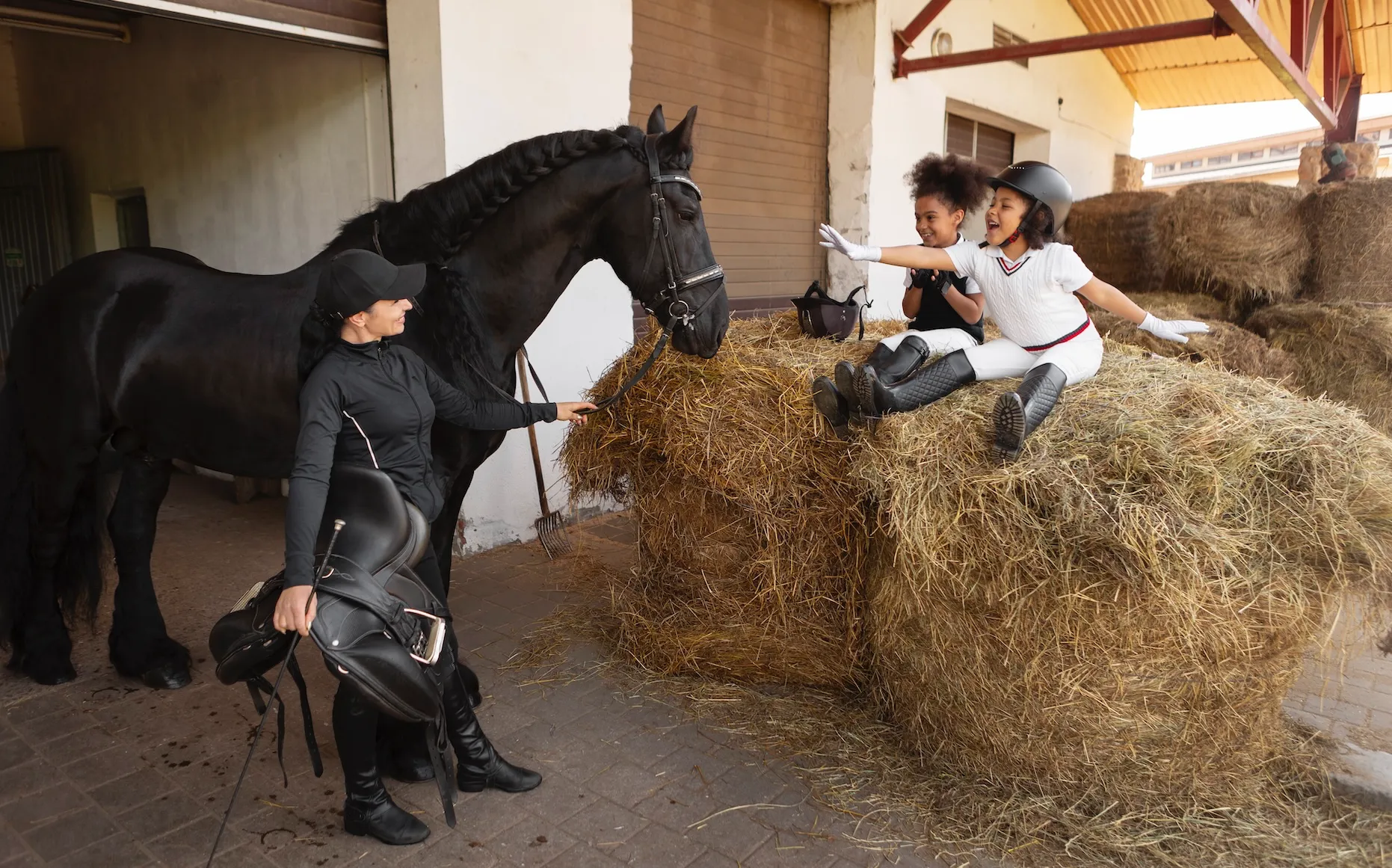 Pour les parents, avoir ses chevaux chez soi peut réduire les frais de garde d’enfants.