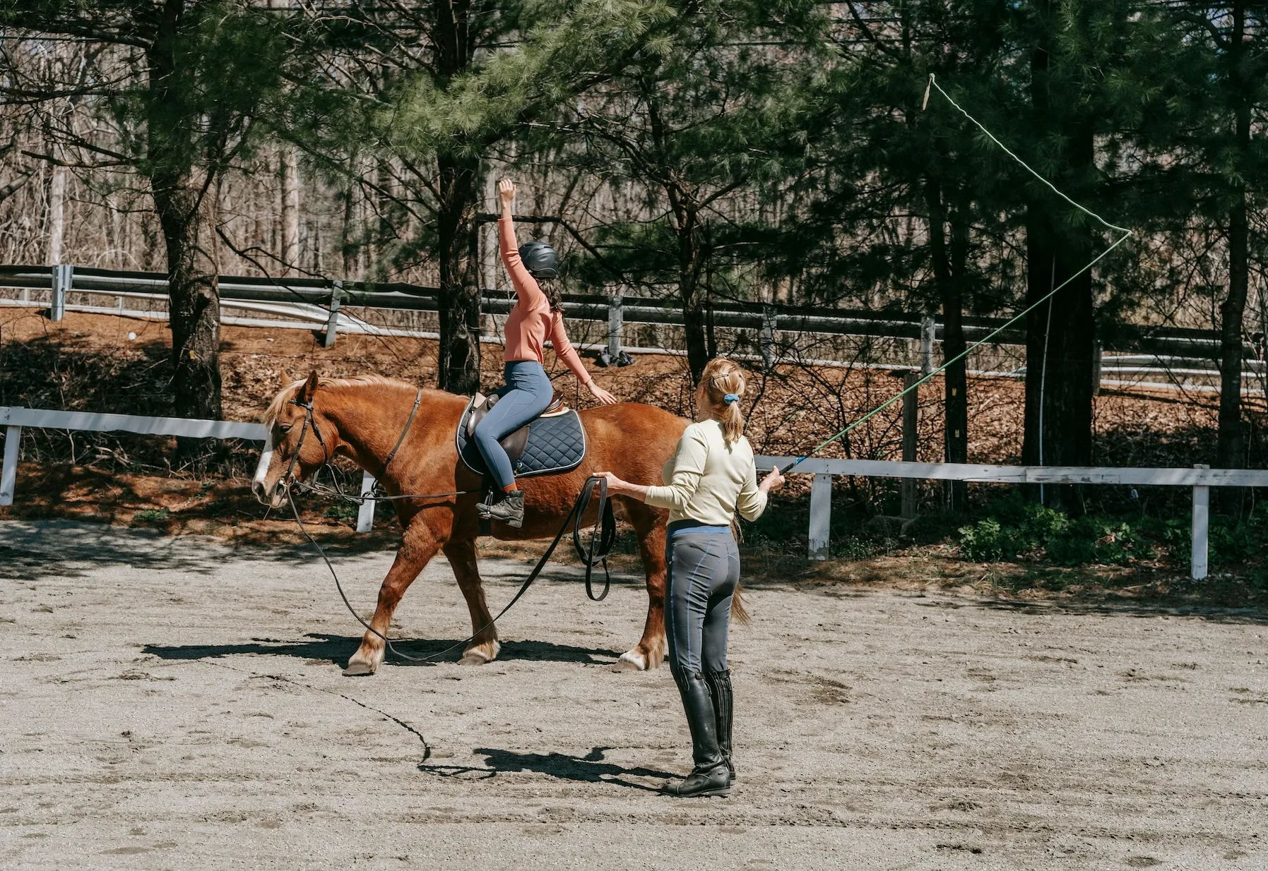 Avec une assurance dite prévoyance, la perte financière liée à l’arrêt temporaire de son activité professionnelle (cavaliers, enseignants, etc.) à la suite d’un accident ou d’une maladie est assurée.