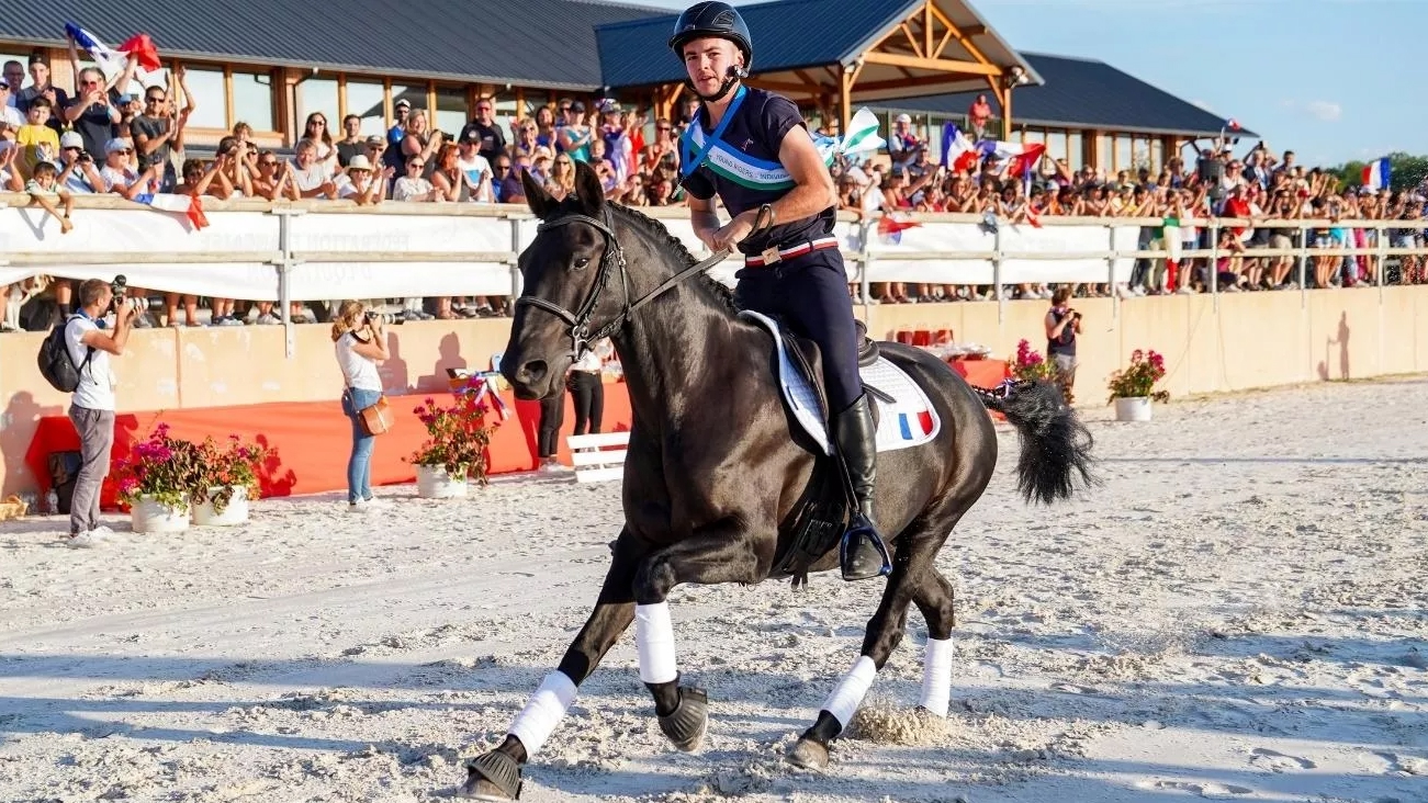 Hugo Bertrand, double champion du monde Jeunes Cavaliers avec Vaquero d’Agora.