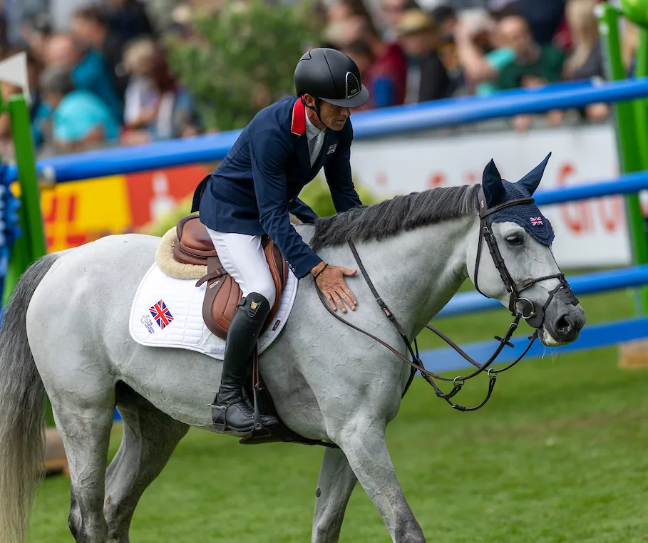 Scott Brash et Hello Mango.