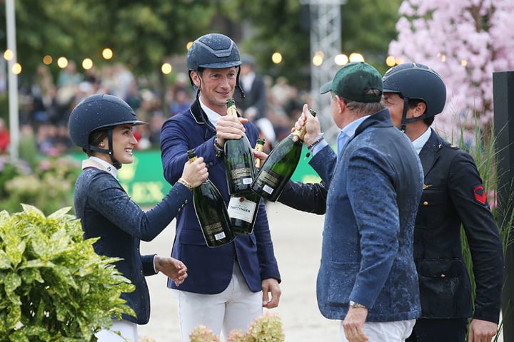 Jessica Springsteen devant les Stephex boys à Bruxelles