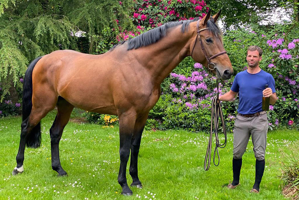 Einstein de Hus pour Quentin Judge