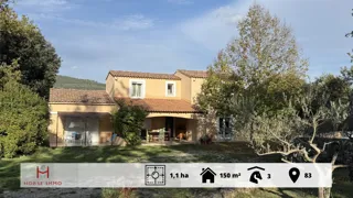 Cette propriété équestre allie confort moderne, charme provençal et installations dédiées aux chevaux, dans un cadre naturel paisible et préservé.