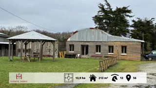 À dix minutes du Golfe du Morbihan, une propriété équestre rare de treize hectares, alliant nature, calme et potentiel de développement.