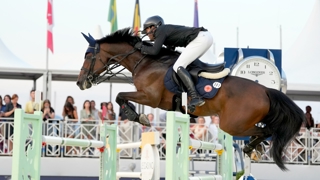 Simon Delestre et Cayman Jolly Jumper ont remporté leur quatrième Grand Prix CSI 5* de l’année ce soir.