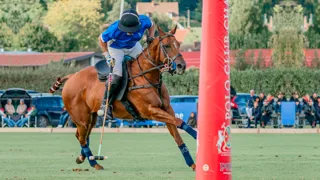 Héros de la finale la masculine, l’Uruguayen David Stirling marque ici le goal du break pour son équipe.