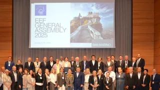 Les membres du conseil d’administration de l’EEF, les délégués et les représentants des fédérations nationales réunis lors de l’assemblée générale de l’EEF à Saint-Marin.