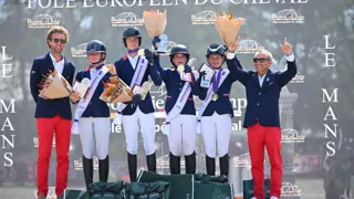 L'équipe de France Poneys de concours complet a remporté son troisième titre européen aujourd'hui au Mans. 