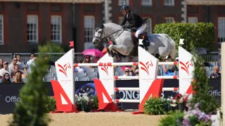 Piergiorgio Bucci et Pallieter van de N.Ranch ont remporté la première épreuve à 1,60m de la journée. 