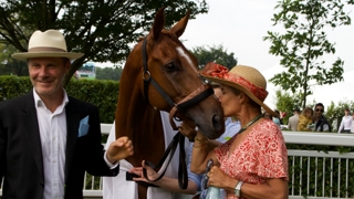 Laure Castelnérac connaît du succès dans les courses de Pur-sangs Arabes