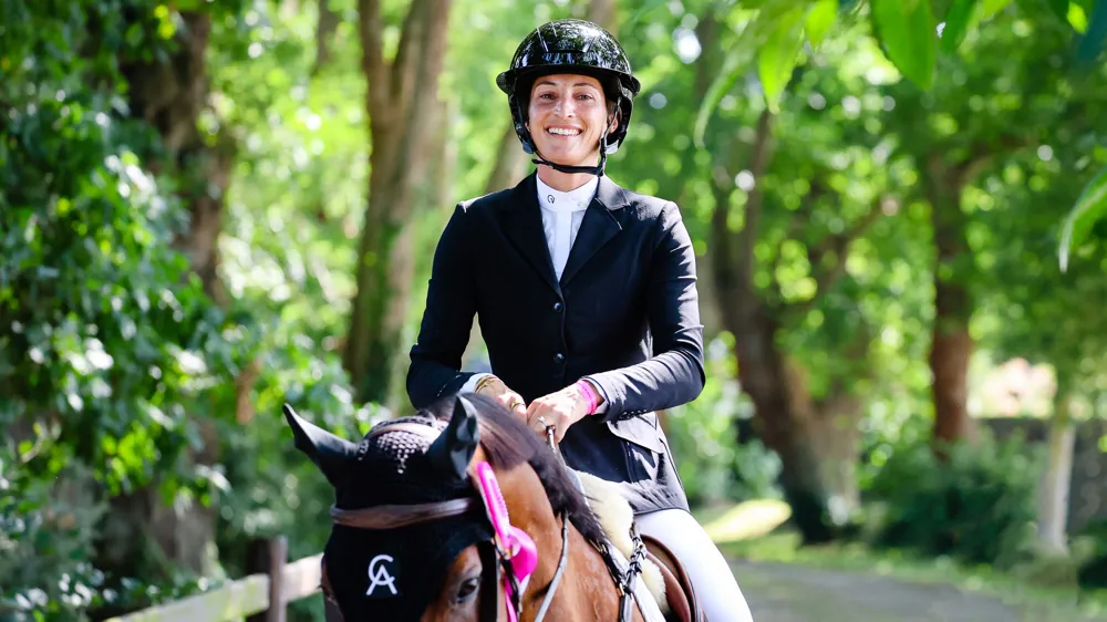 À Dinard, Carly Anthony avait le sourire cet été !