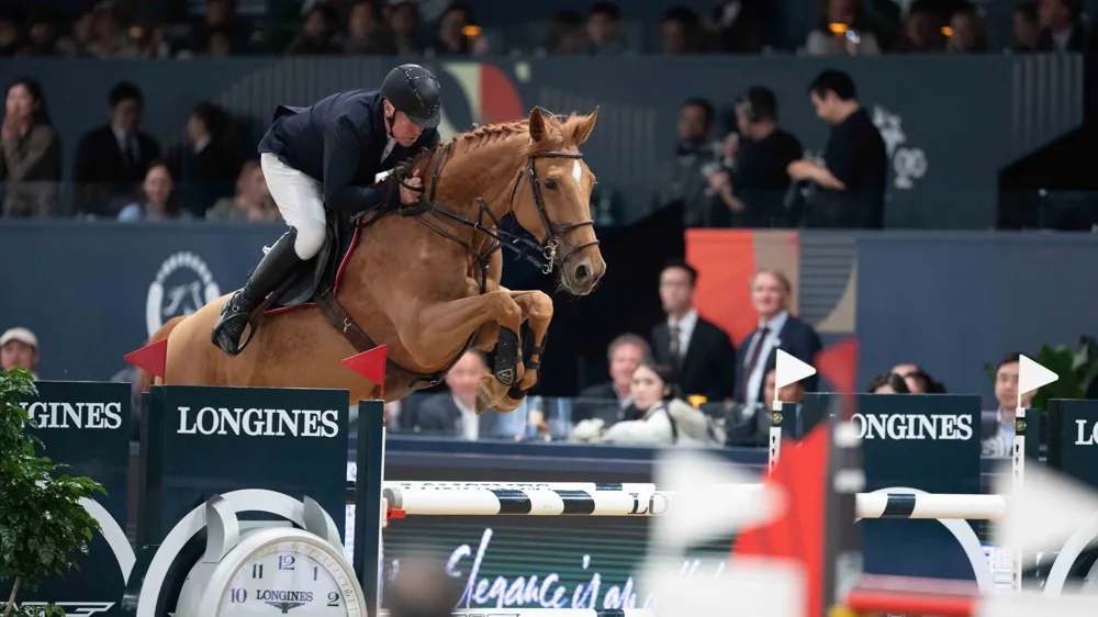 Roger-Yves Bost et Ballerine du Vilpion ont fait jouer la Marseillaise en Chine.