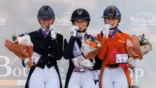 Le podium individuel de dressage Junior: en or, Julie Sofie Schmitz-Heinen (Allemagne) et Attractive. En argent, Maria Teresa Pohl (Allemagne) et Diaton FRH. En bronze: Dominique van Dalsen (Pays-Bas) et Just Johnson. 