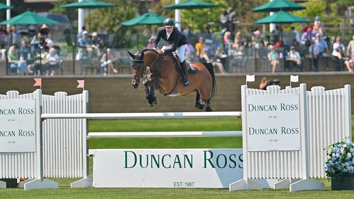 Mario Deslauriers a remporté un Grand Prix 5* à Calgary avec Quatro van de Meerputhoeve.