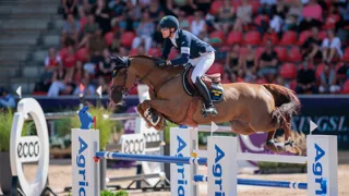 Henrik von Eckermann et King Edward lors de leurs sacres aux championnats du monde de Herning en 2022.