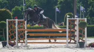 Almaro Z springt naar winst in Youngster Tour van Bonheiden