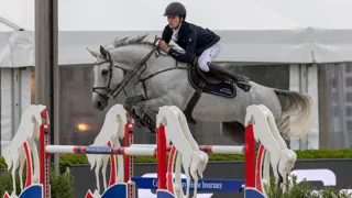 Vandecasteele wint Young Riders Grand Prix in Sentower Park