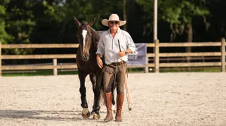 Installé en France depuis 2001, l’Australien Andy Booth est devenu l’une des figures de proue de l’éducation du cheval et de l’approche éthologique.