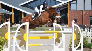Leonie Peeters zorgt voor Belgische openingszege op CSI3* Lier
