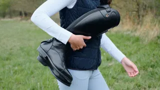 GLOVERS lance LAZIO et VENETO, ses premières bottes en cuir personnalisables, pensées pour allier technicité, confort et élégance sans altérer la connexion entre le cavalier et son cheval.