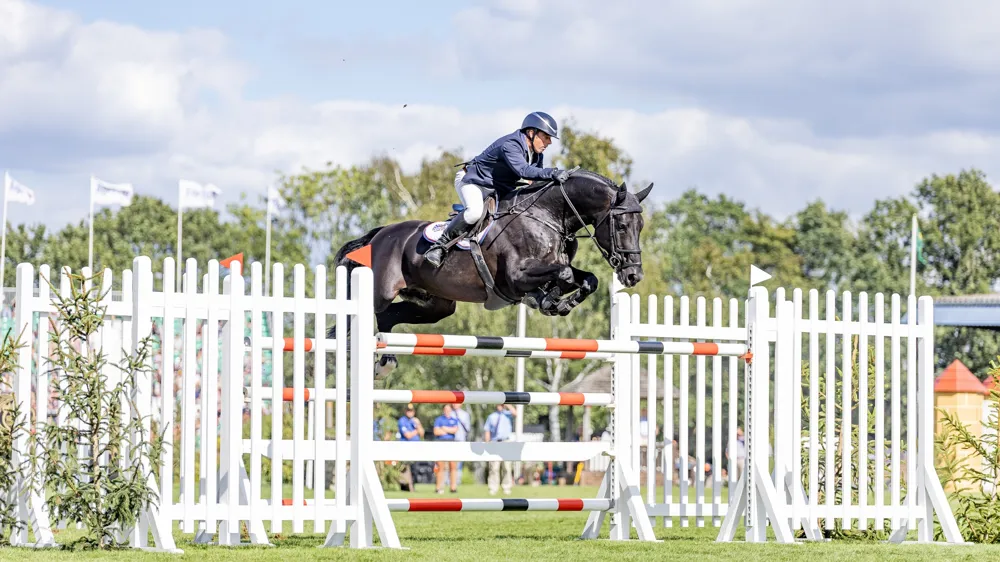 Robert Whitaker et Vermento écrivent le premier triplé depuis 1953 dans le Grand Prix du CSIO 5* d’Hickstead !