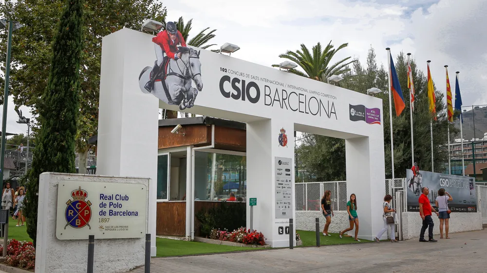 Chaque année, la ville de Barcelone vibre au rythme des sabots de certains des meilleurs chevaux du monde, pour son CSIO 5*. 