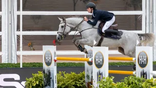 Onstuitbare Vandecasteele pakt 1m40-zege in Oliva