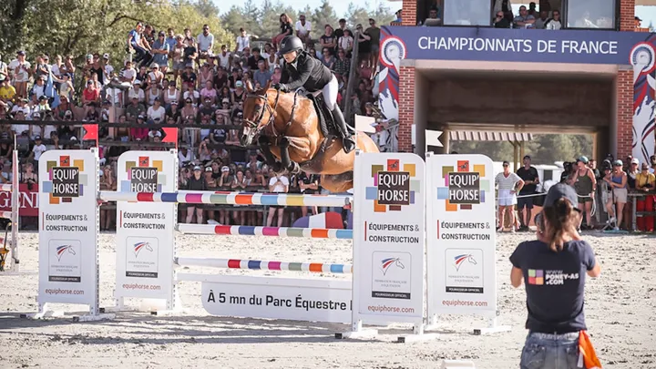 Lilou Calvière et Décibelle Bautheac dans l'As Poney Élite Excellence.
