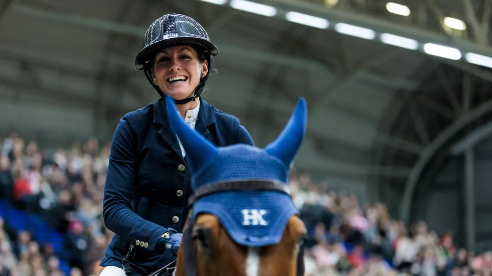 Tout au long de l'hiver, Oda Charlotte Lyngvaer a partagé sa joie et sa passion avec sincérité au cœur des pistes accueillant des étapes de la ligue d'Europe occidentale de la Coupe du monde Longines de saut d'obstacles.