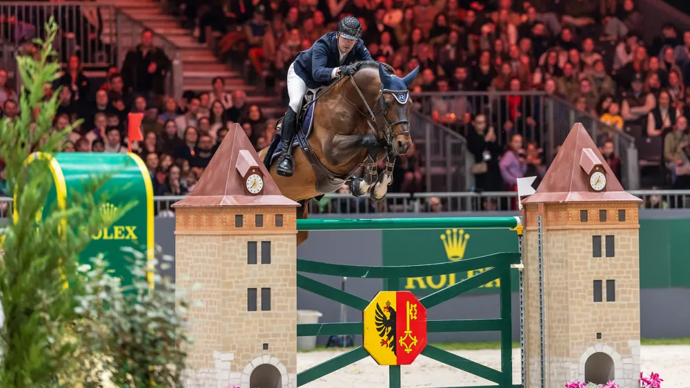 Nathan Budd aan het werk in Geneve met Touardo Blue