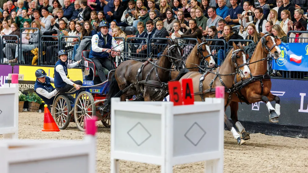 Dries Degrieck triomfeert in Bordeaux en wint FEI Driving World Cup Final
