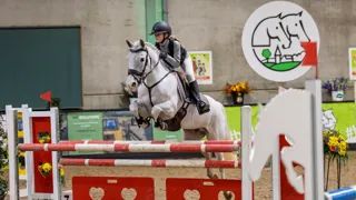 Julynne Vermonden wint hoofdnummer voor pony’s in Bocholt