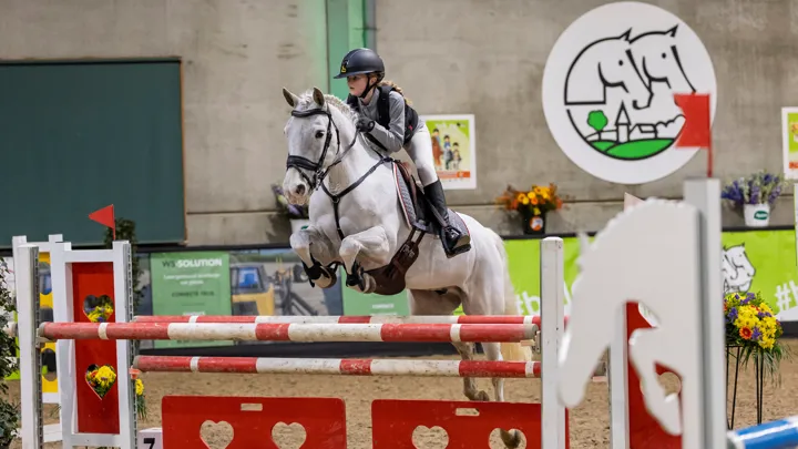 Julynne Vermonden wint hoofdnummer voor pony’s in Bocholt