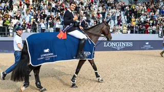 En selle sur sa fidèle Katanga van het Dingeshof, le Belge a signé le double sans-faute le plus rapide. 