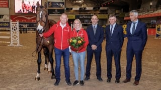 Tattoo H&DB TN tijdens de BWP hengstenkeuring met fokker Valentijn De Bock