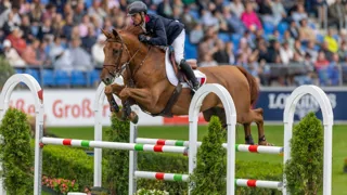 Fringan de Vesquerie bezorgt Epaillard winst in WK-opening
