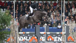 Médaillé de bronze à Lanaken avec Kelstar Derick, Émeric George mise sur la formation de ses jeunes chevaux pour préparer la relève au plus haut niveau.