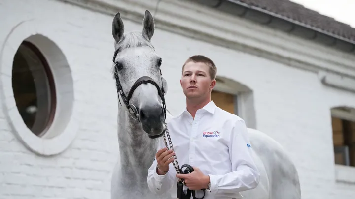 Médaillés de bronze en individuel aux championnats du monde d’Aix-la-Chapelle fin août, Harry Charles et LT Holst Freda ont impressionné le monde du jumping.