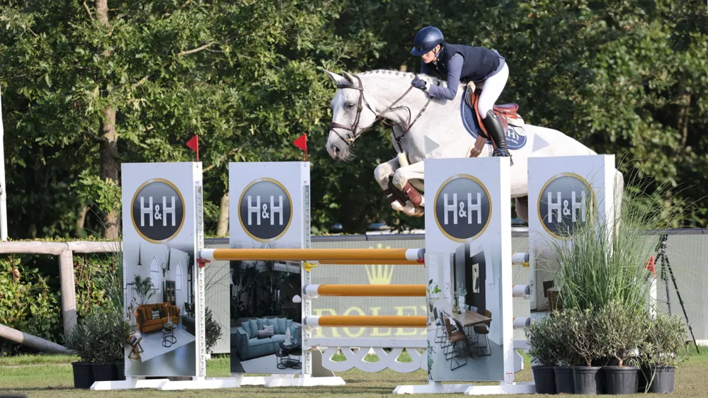 Julie De Pelsmaeker wint Youngster Tour-rubriek met eigen fokproduct