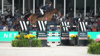 Beat Mändli et Qoachella ont remporté leur premier succès international hier au Wellington Equestrian Festival.