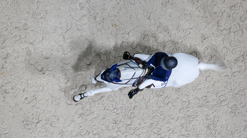 Lillie Keenan a vécu son premier CHI de Genève. De quoi donner le tournis, mais pas à la talentueuse américaine, autrice d’une excellente saison 2025 ! 