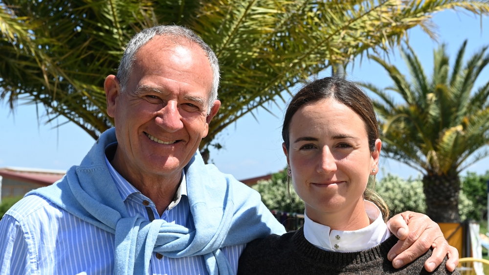 Imma et son père, Pedro Roquet, travaillent en famille pour faire prospérer l'affixe espagnol del Maset.